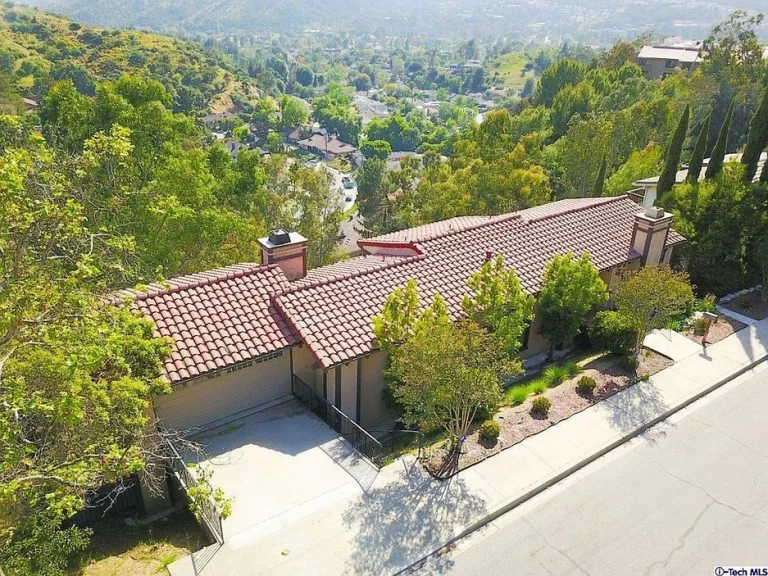 Exterior Rise Sobriety Center in Glendale